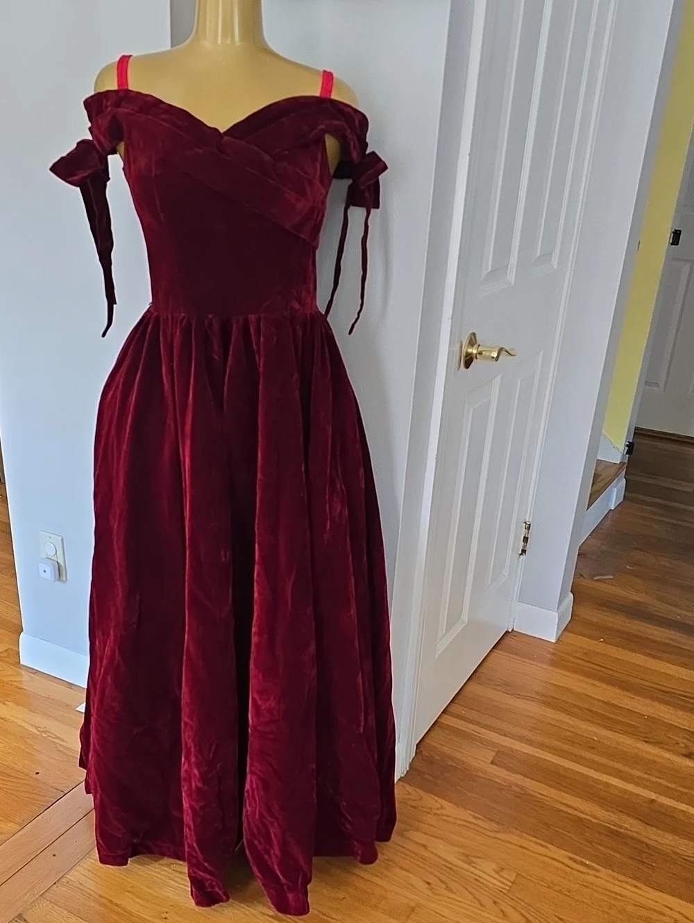 Elegant Burgundy Velvet Off-Shoulder Evening Dress - Picture 1 of 4